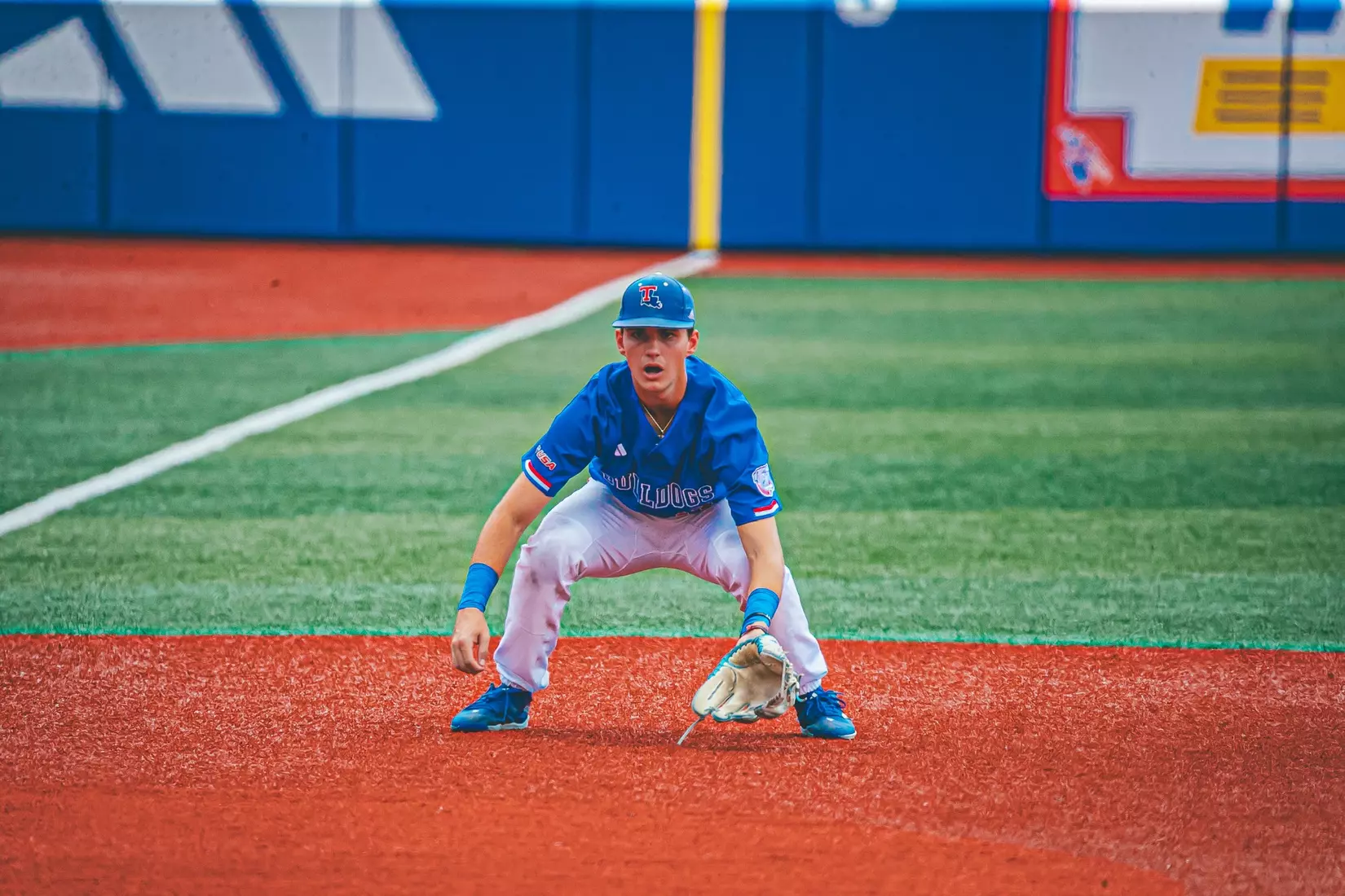 Bulldogs fall to Flames, 6-2