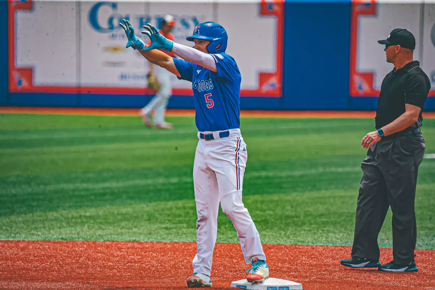 Bulldogs fall to Flames, 6-2
