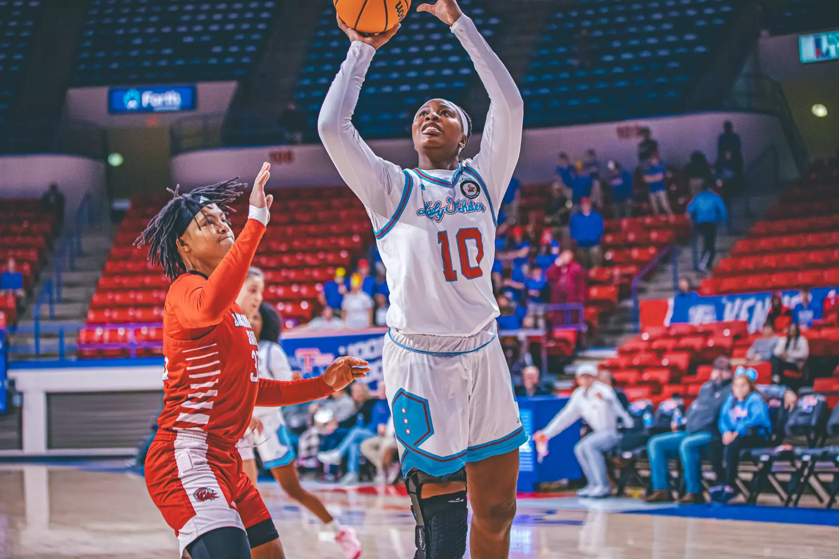 Fourth quarter surge propels Lady Techsters over Gamecocks, 80-73