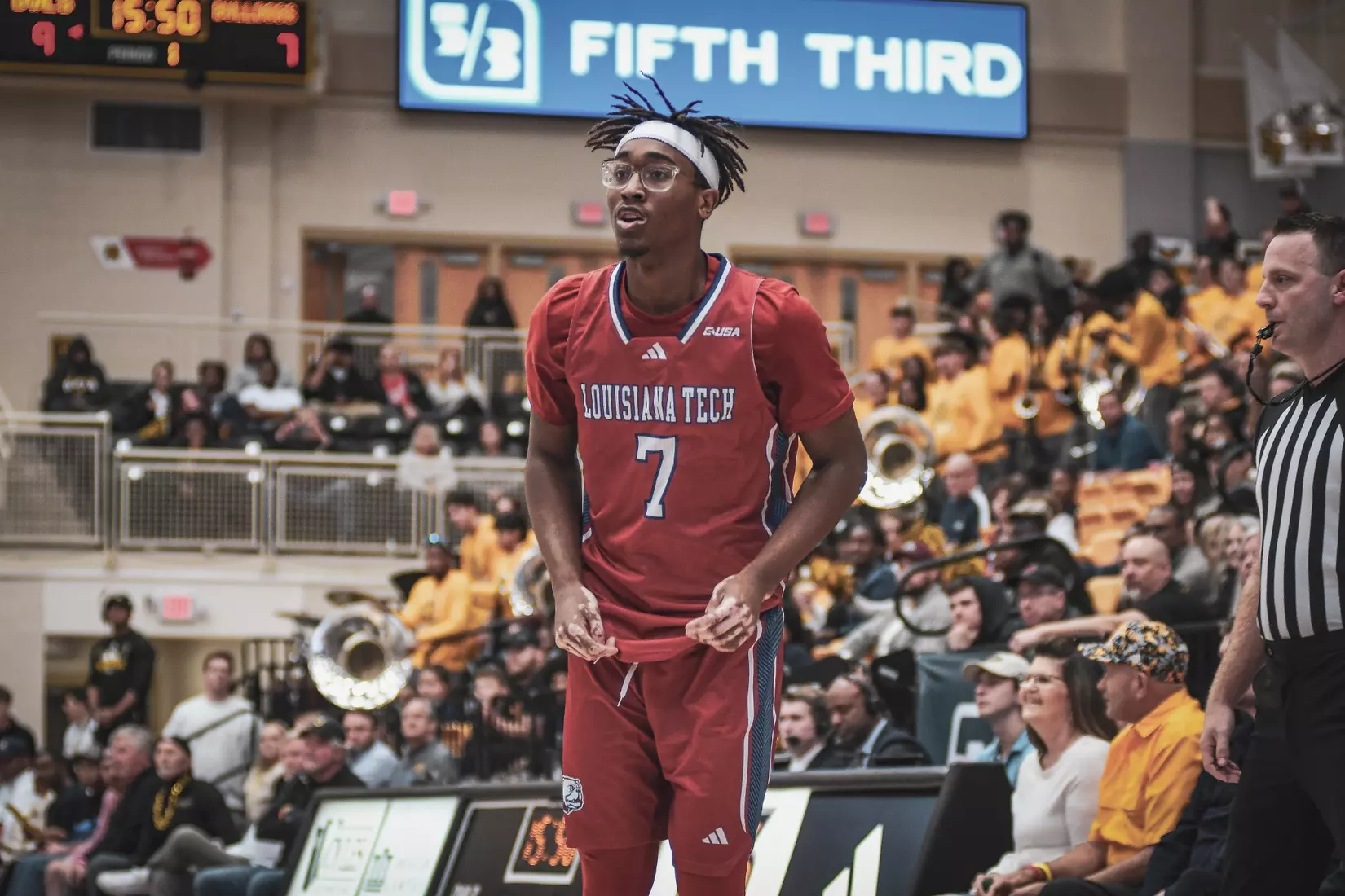 Bulldogs narrowly fall to Owls in Georgia