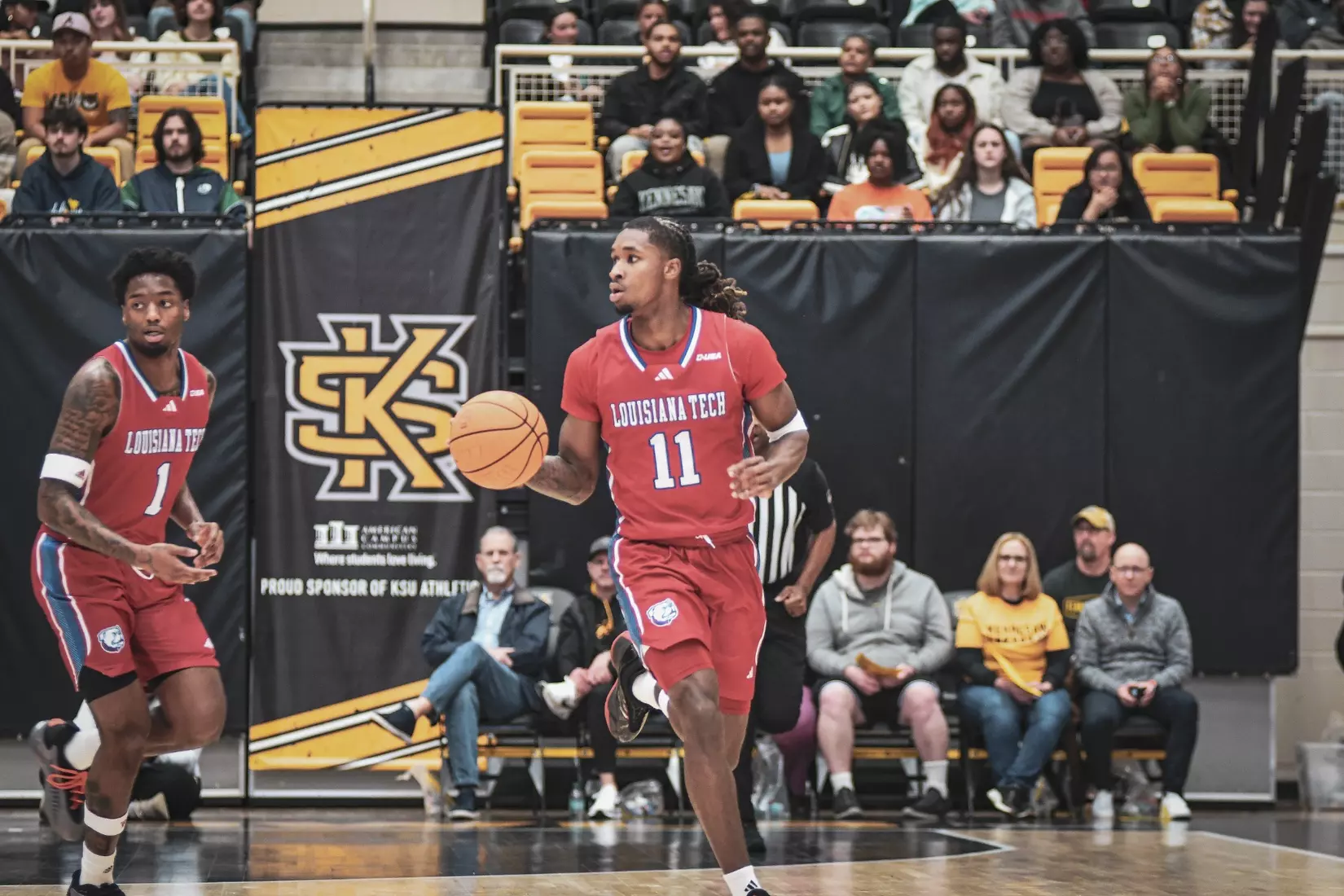 Bulldogs narrowly fall to Owls in Georgia