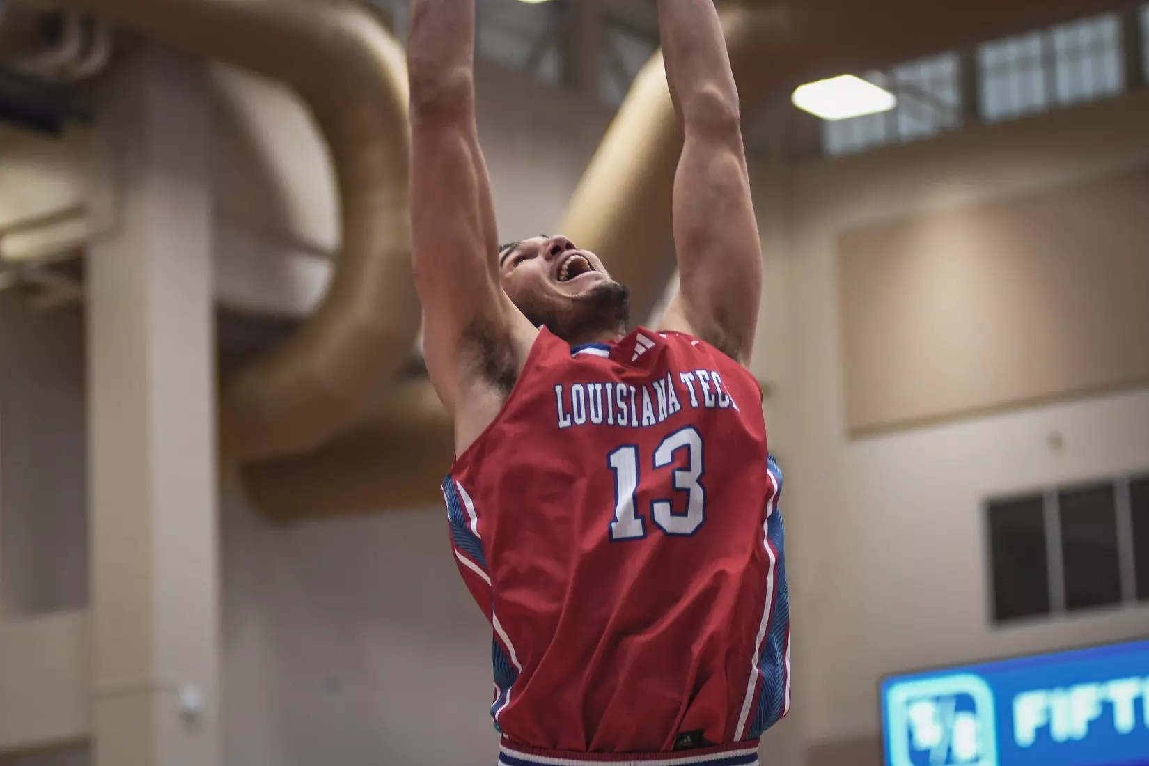 Bulldogs narrowly fall to Owls in Georgia