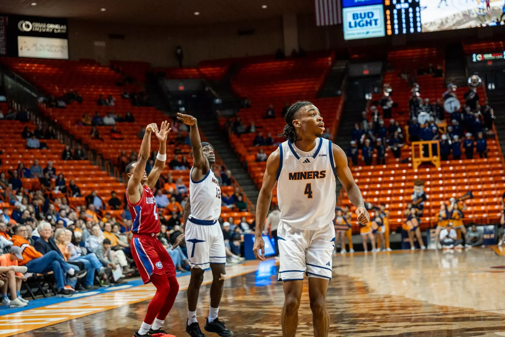 Bulldogs fall to Miners in CUSA opener