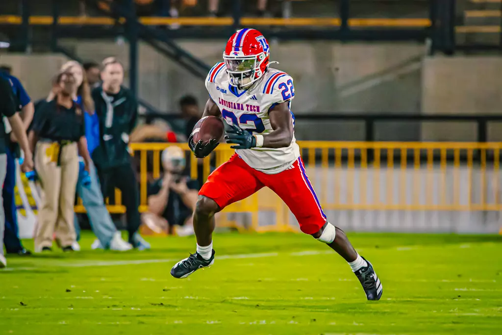 Bulldogs fall to Owls in road contest