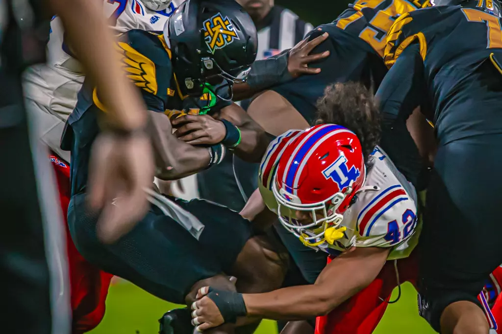 Bulldogs fall to Owls in road contest
