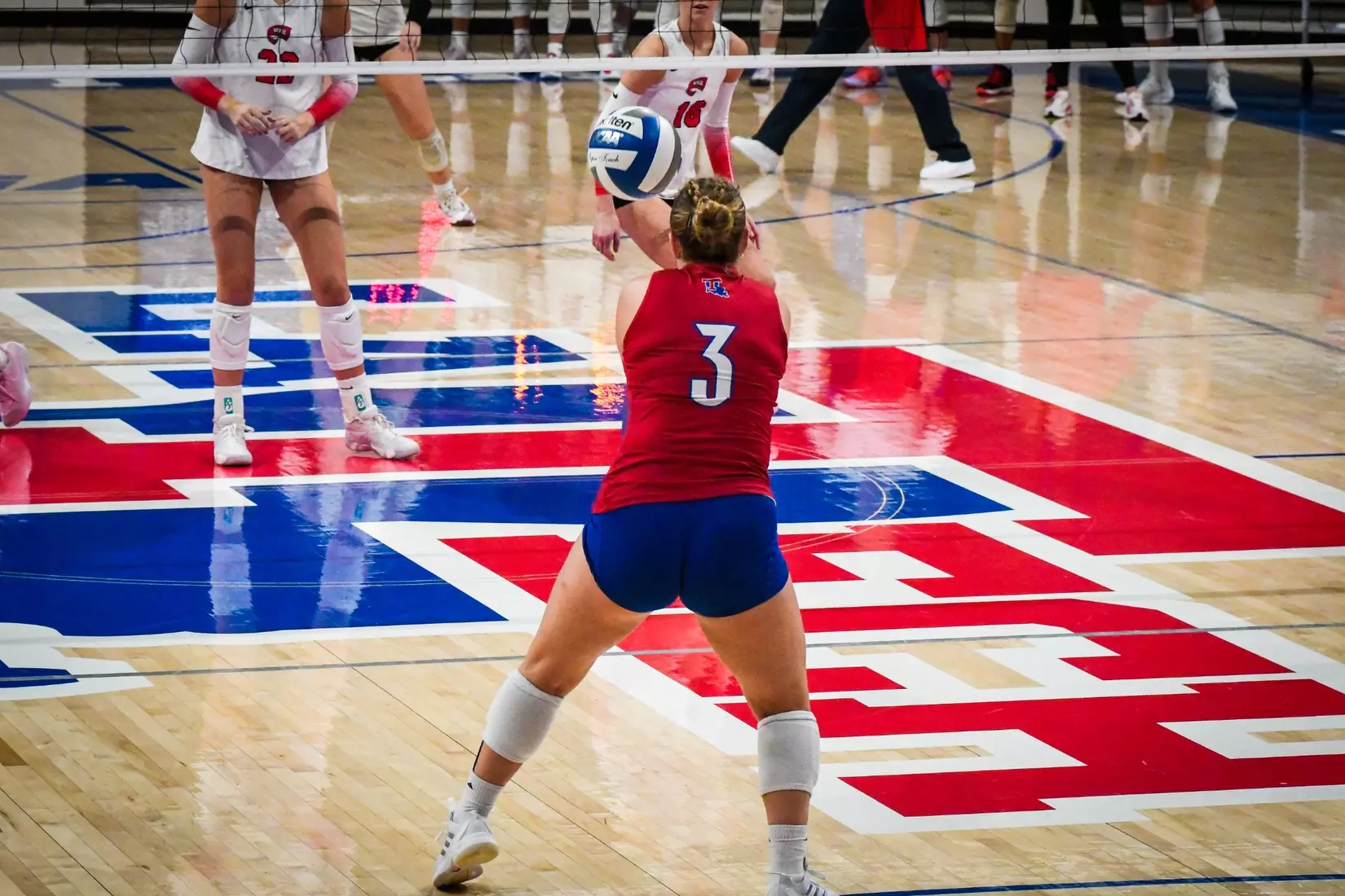 Bulldogs fall in straight sets to the Hilltoppers on Saturday afternoon