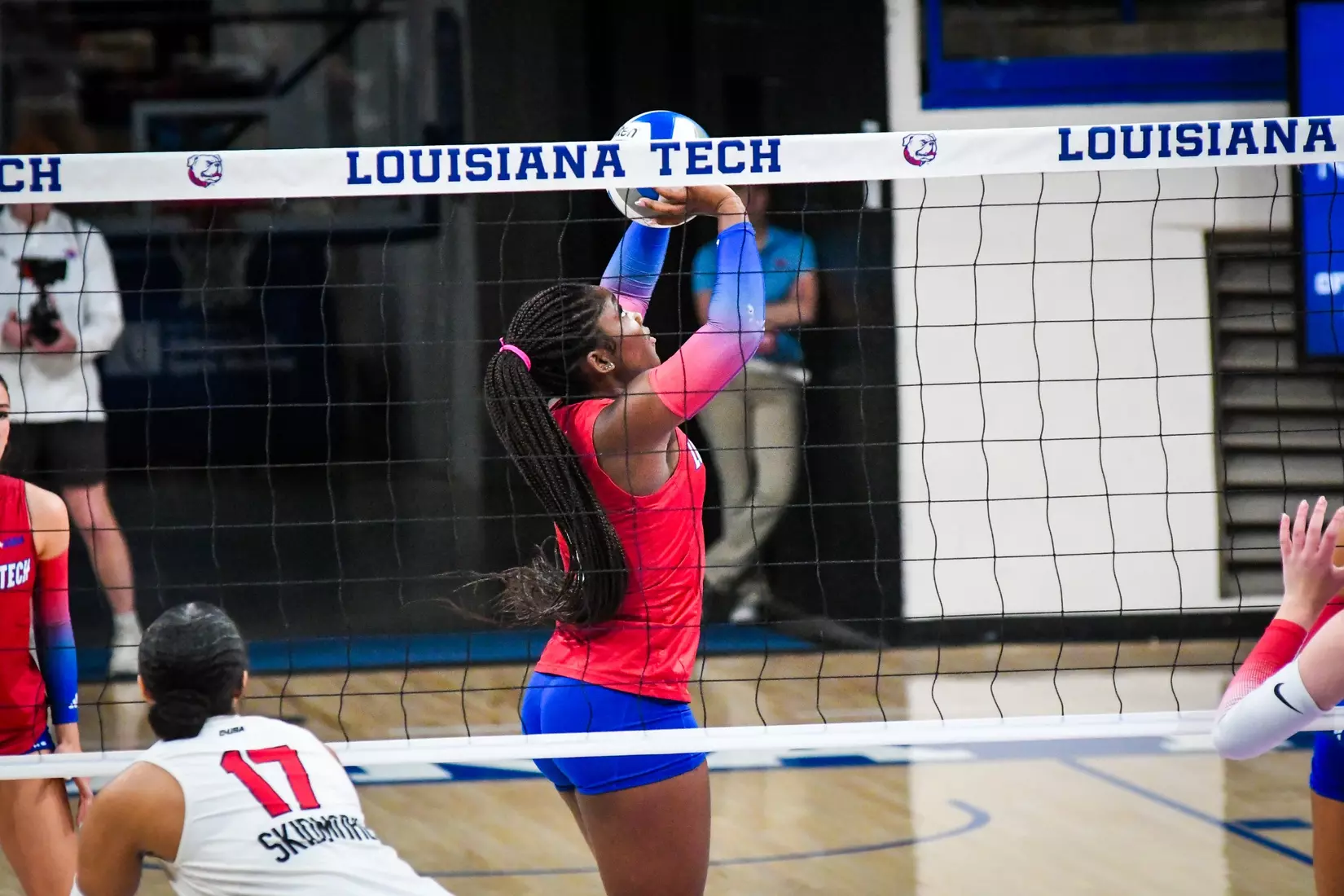Bulldogs fall in straight sets to the Hilltoppers on Saturday afternoon