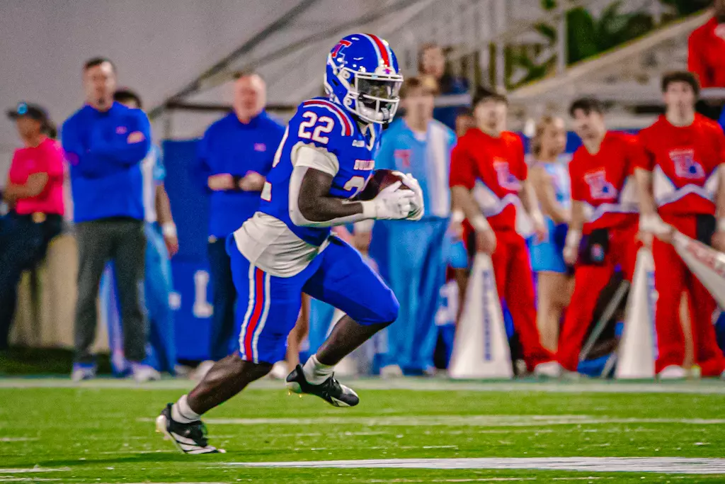 Bulldogs fall in overtime to Hilltoppers, 28-27