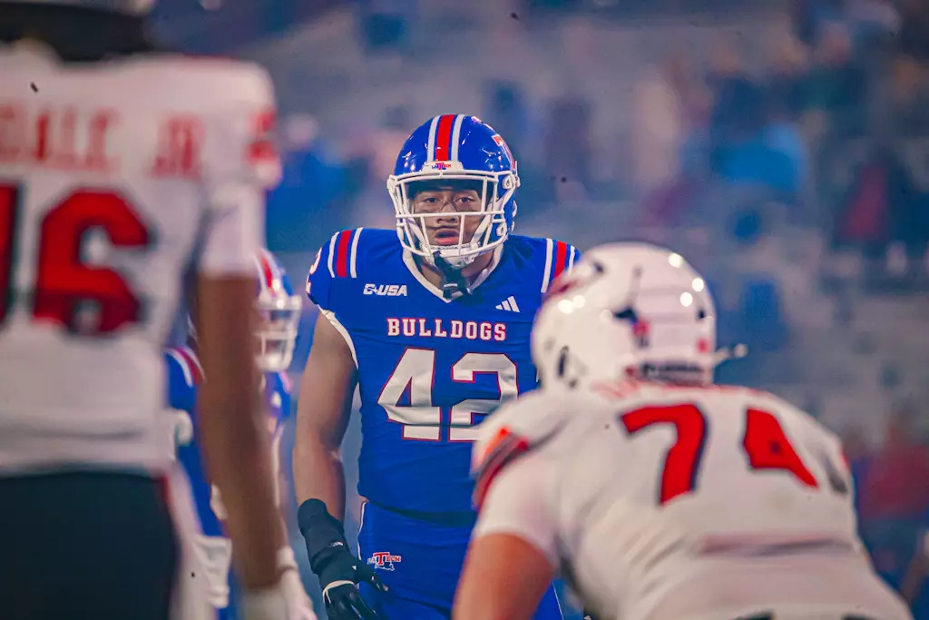 Bulldogs fall in overtime to Hilltoppers, 28-27