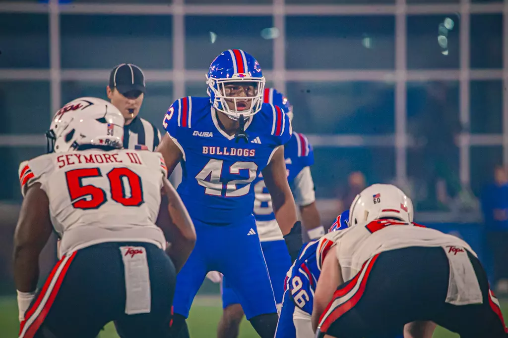 Bulldogs fall in overtime to Hilltoppers, 28-27