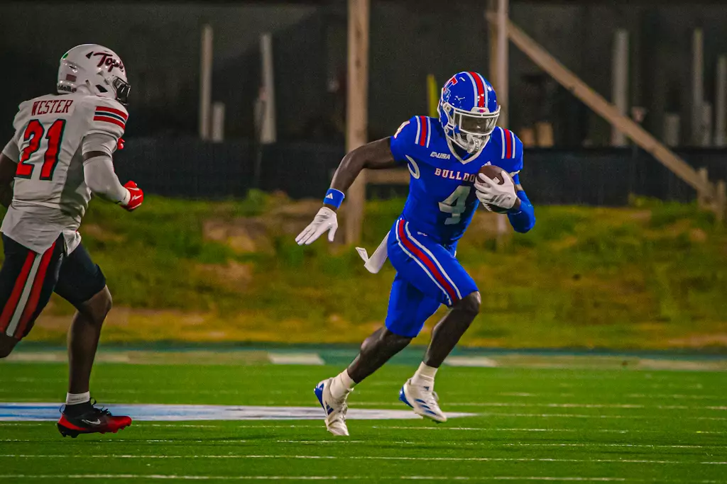 Bulldogs fall in overtime to Hilltoppers, 28-27