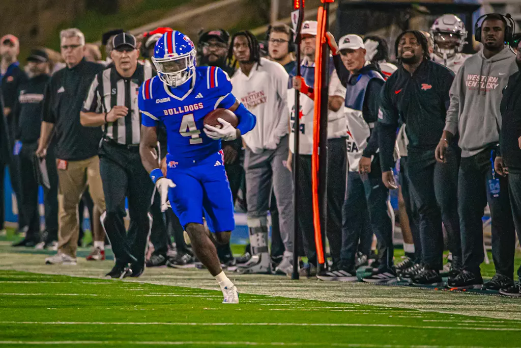 Bulldogs fall in overtime to Hilltoppers, 28-27