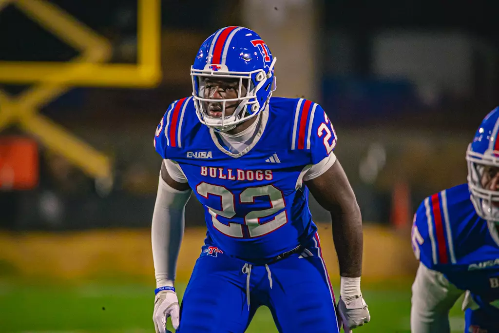Bulldogs fall in overtime to Hilltoppers, 28-27
