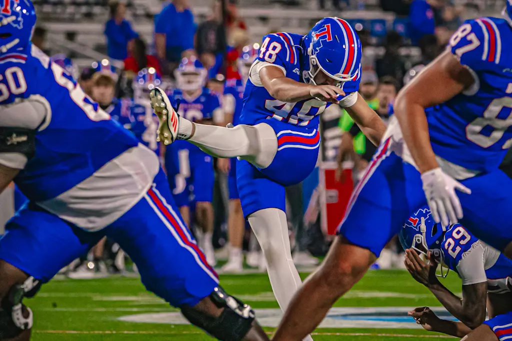 Bulldogs fall in overtime to Hilltoppers, 28-27