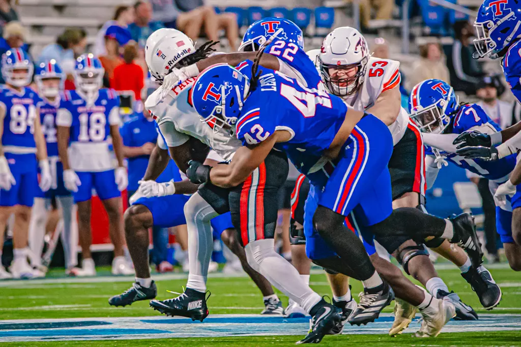 Bulldogs fall in overtime to Hilltoppers, 28-27