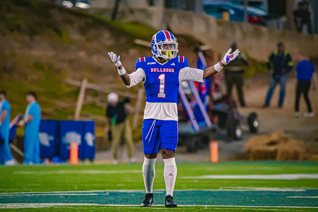 Bulldogs fall in overtime to Hilltoppers, 28-27