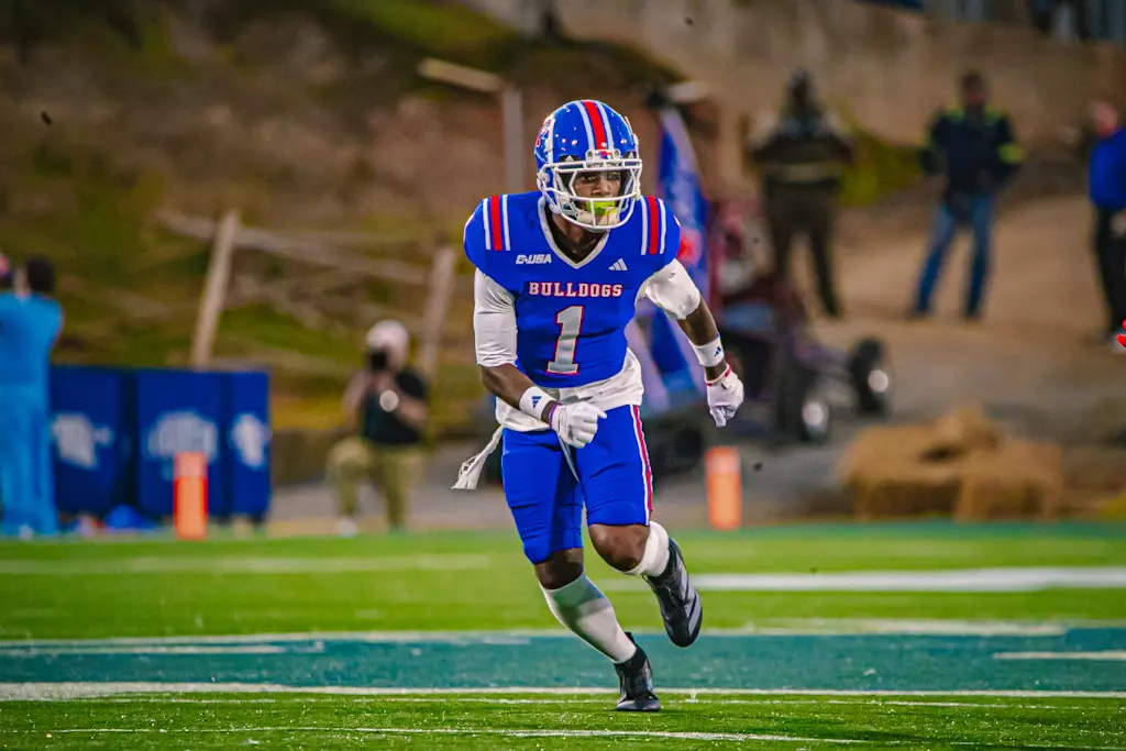 Bulldogs fall in overtime to Hilltoppers, 28-27