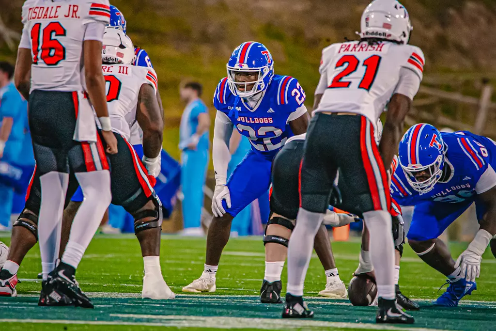 Bulldogs fall in overtime to Hilltoppers, 28-27