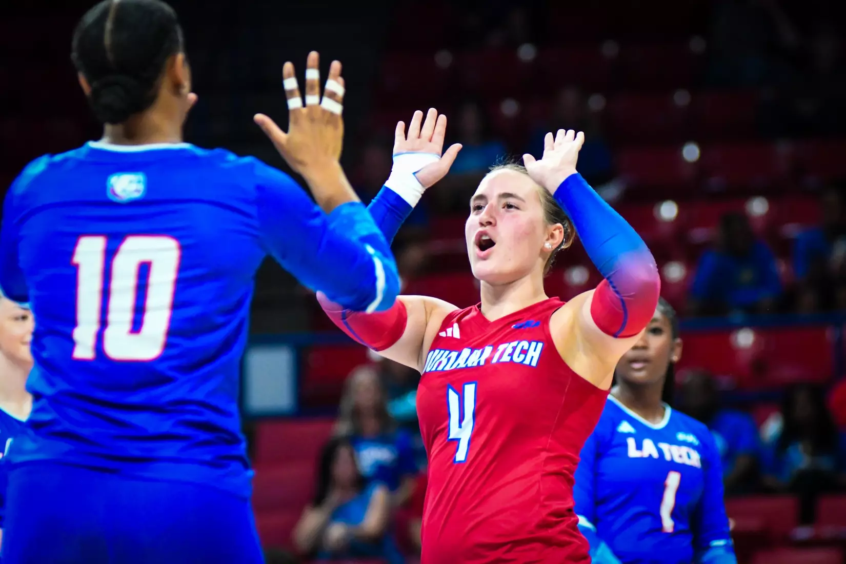 Bulldogs come up short on Friday night in back-and-forth match versus Blue Hens inside the Thomas Assembly Center