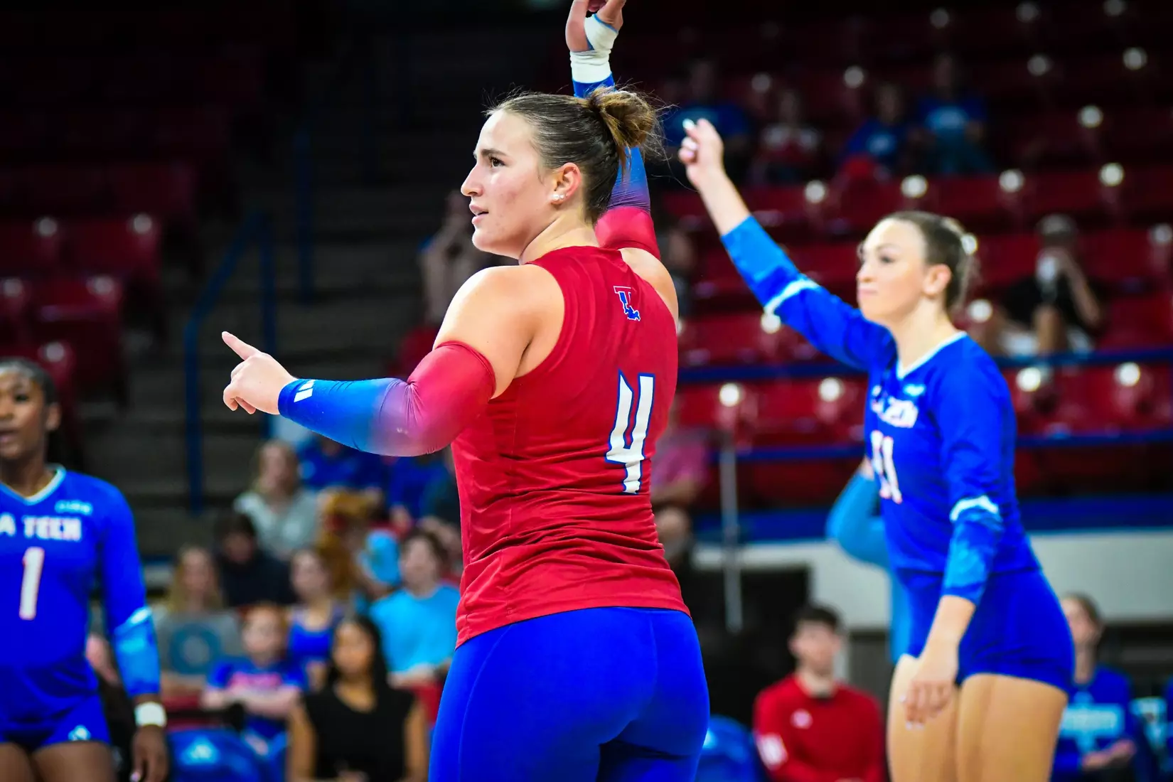 Bulldogs come up short on Friday night in back-and-forth match versus Blue Hens inside the Thomas Assembly Center