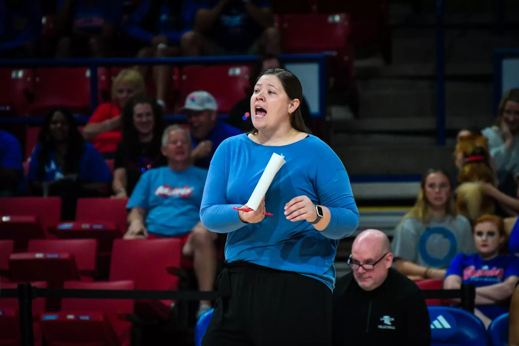 Bulldogs come up short on Friday night in back-and-forth match versus Blue Hens inside the Thomas Assembly Center