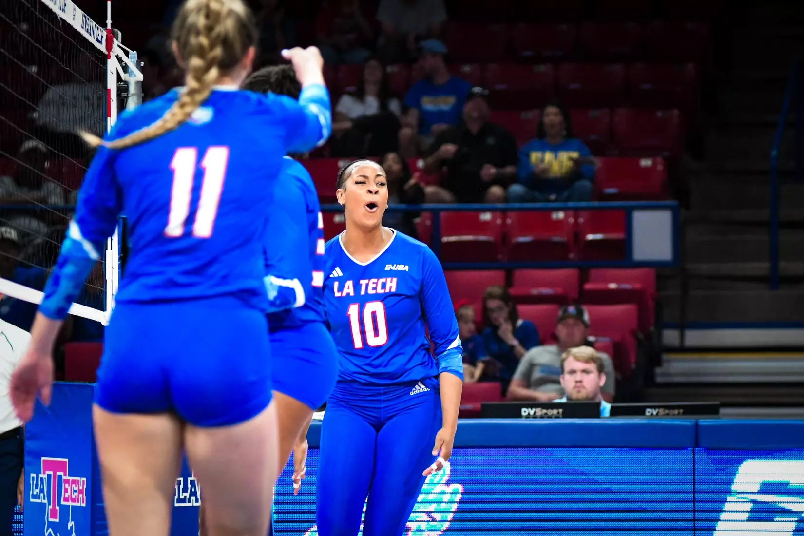 Bulldogs come up short on Friday night in back-and-forth match versus Blue Hens inside the Thomas Assembly Center