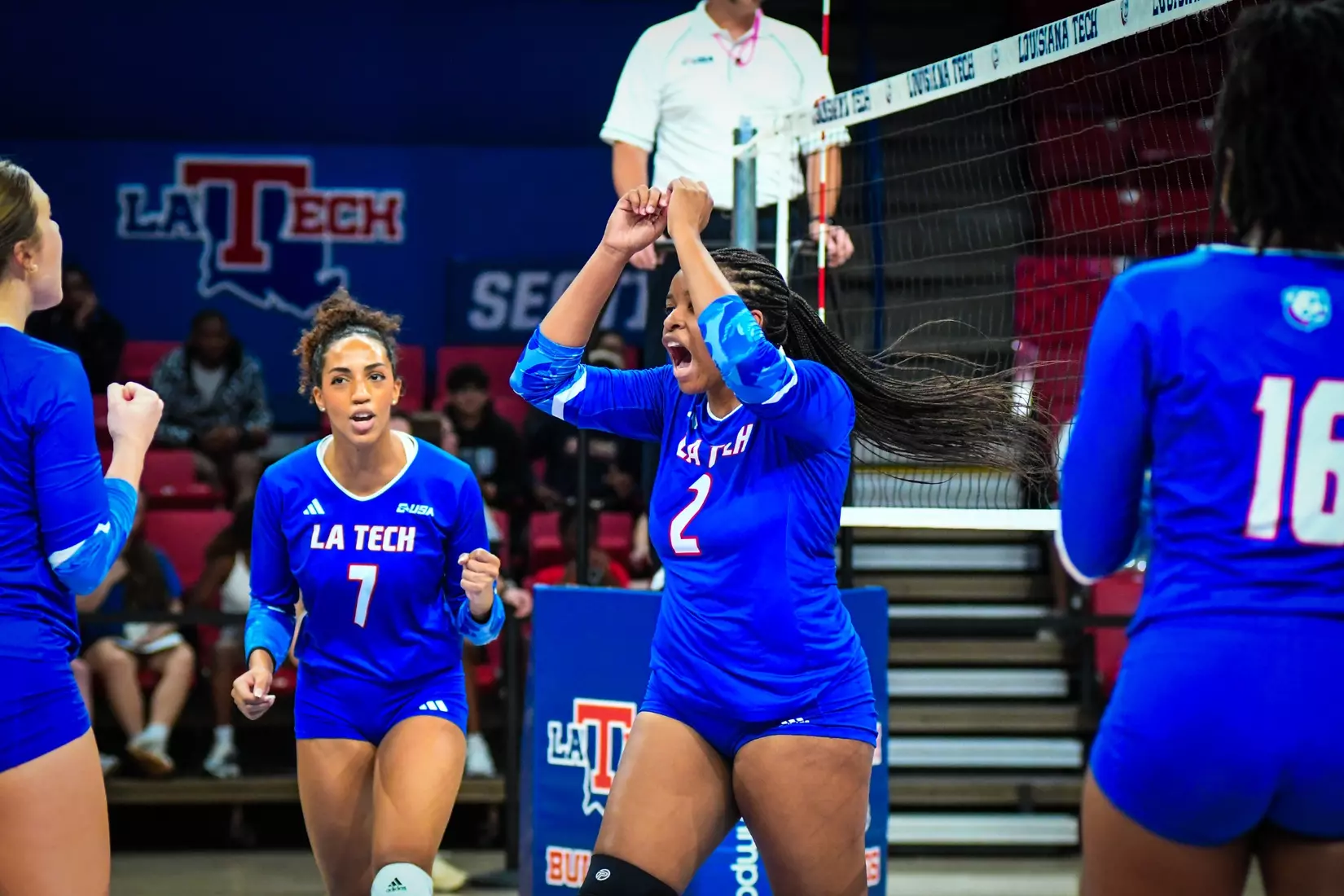 Bulldogs come up short on Friday night in back-and-forth match versus Blue Hens inside the Thomas Assembly Center