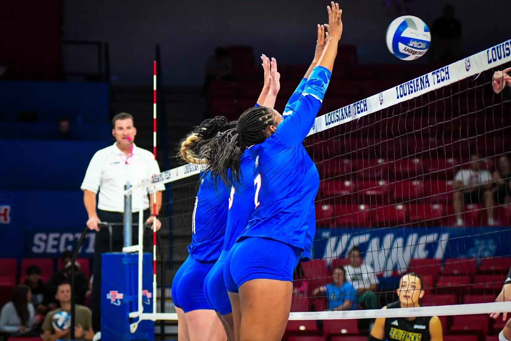 Bulldogs come up short on Friday night in back-and-forth match versus Blue Hens inside the Thomas Assembly Center