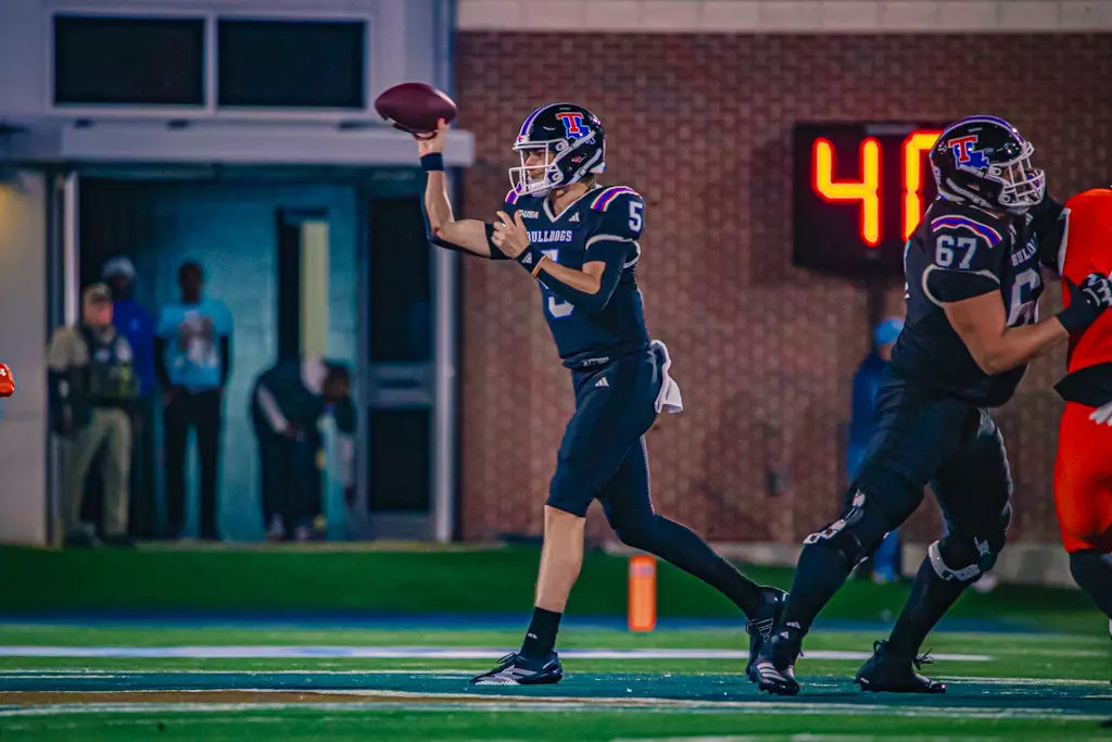 Bulldogs haunt the Bearkats, win 55-14 on Halloween night