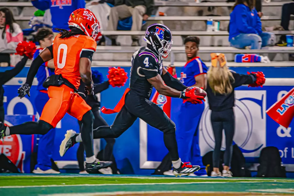 Bulldogs haunt the Bearkats, win 55-14 on Halloween night