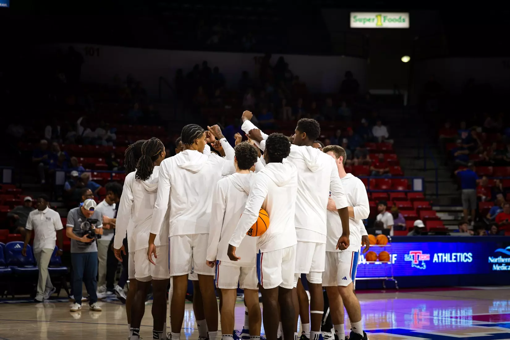 Bulldogs clamp down defensively, defeat Tigers 68-51