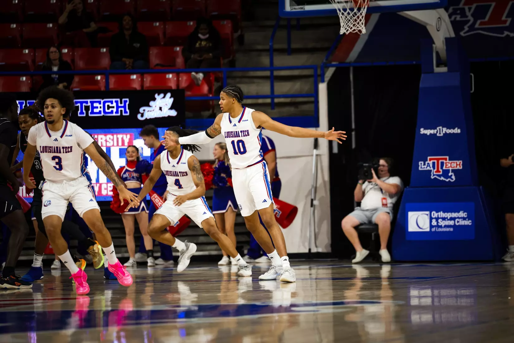 Bulldogs clamp down defensively, defeat Tigers 68-51