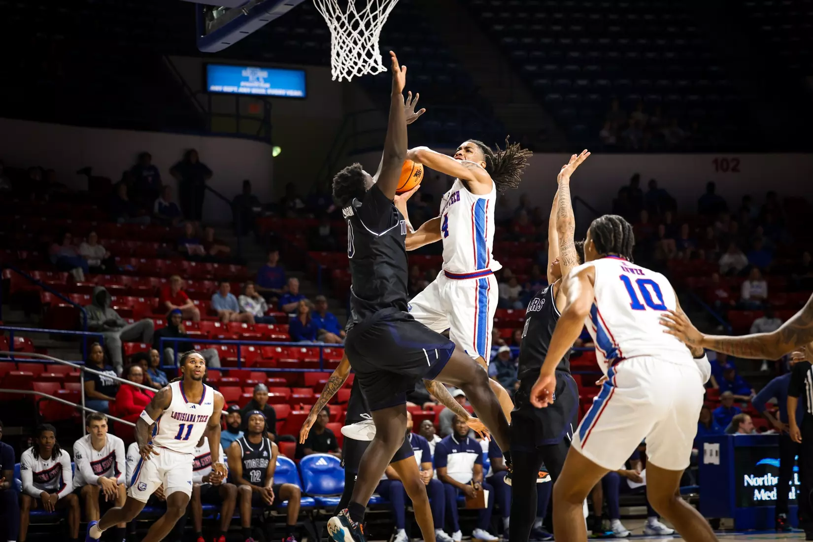 Bulldogs clamp down defensively, defeat Tigers 68-51