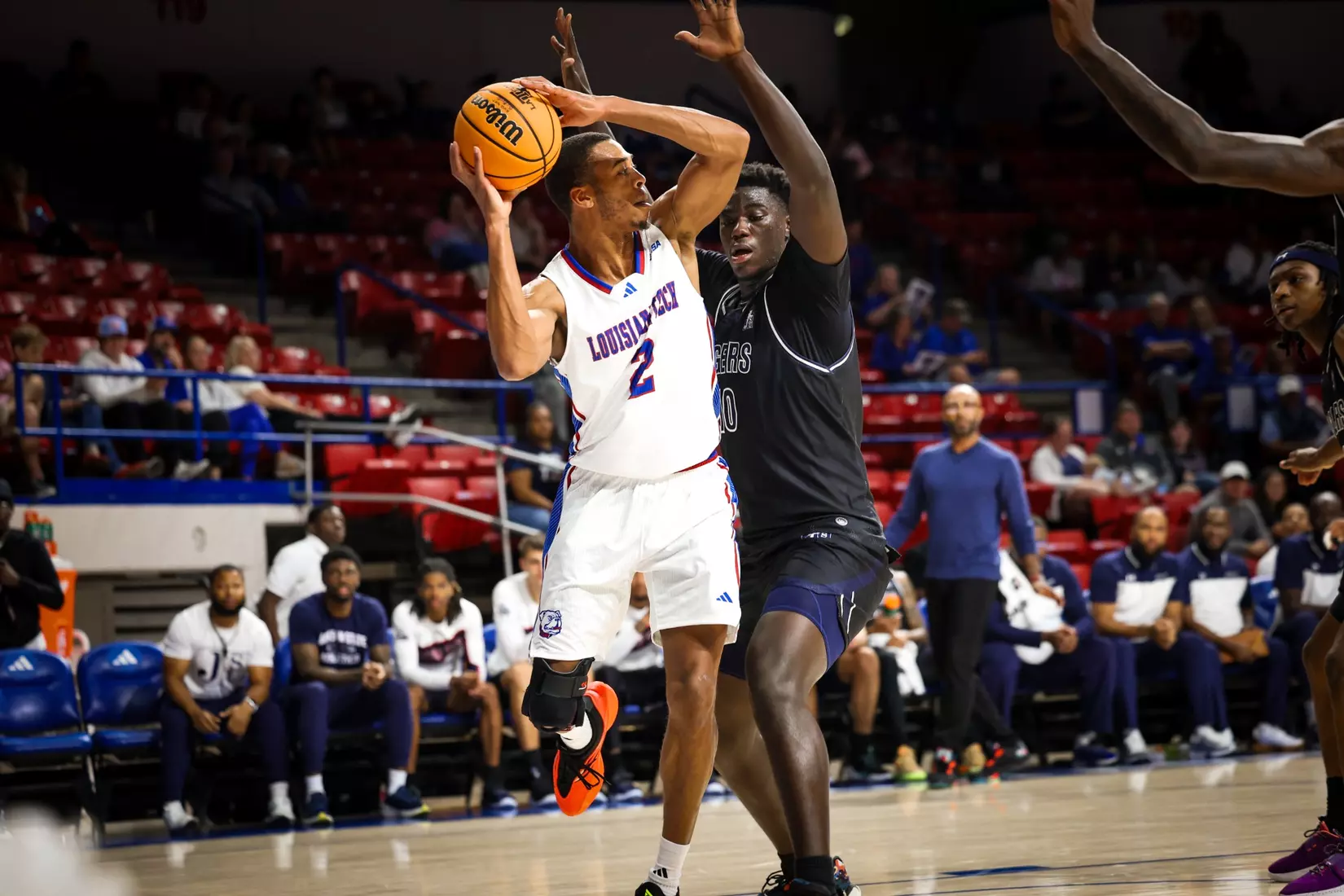 Bulldogs clamp down defensively, defeat Tigers 68-51