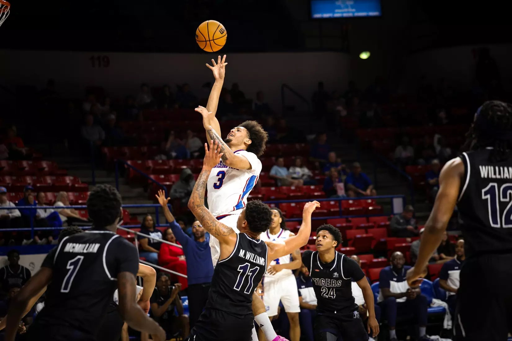 Bulldogs clamp down defensively, defeat Tigers 68-51