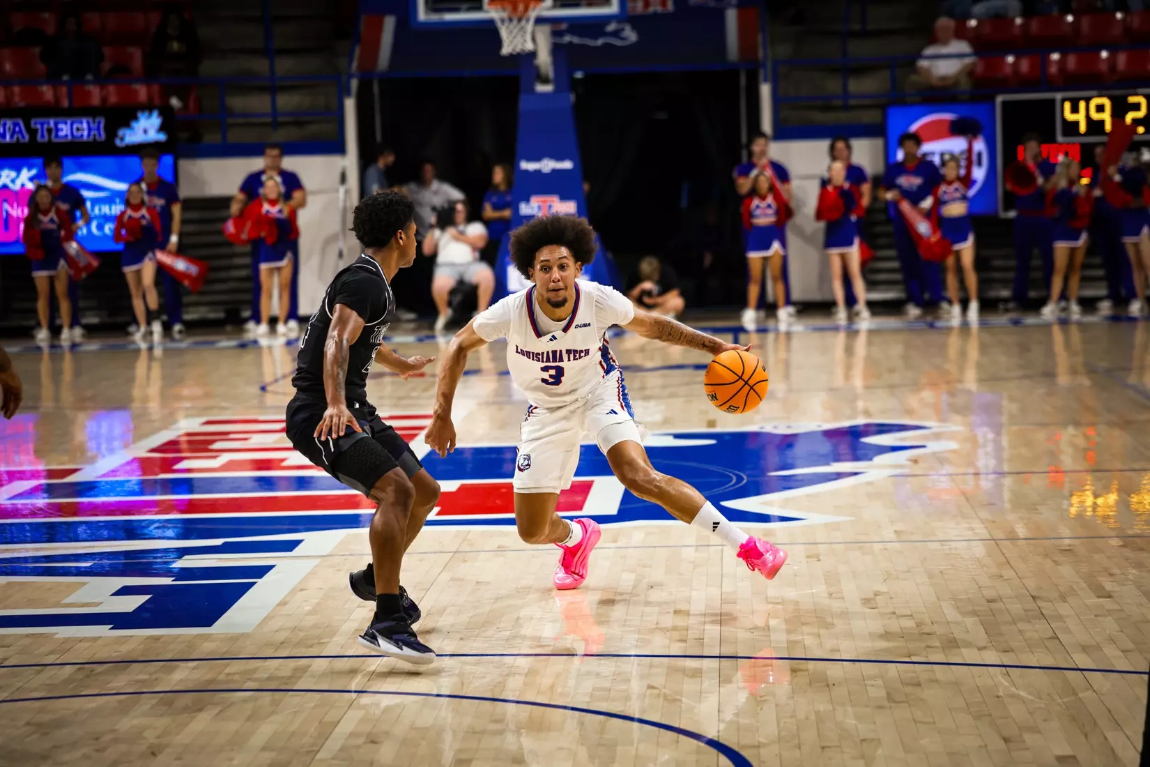 Bulldogs clamp down defensively, defeat Tigers 68-51
