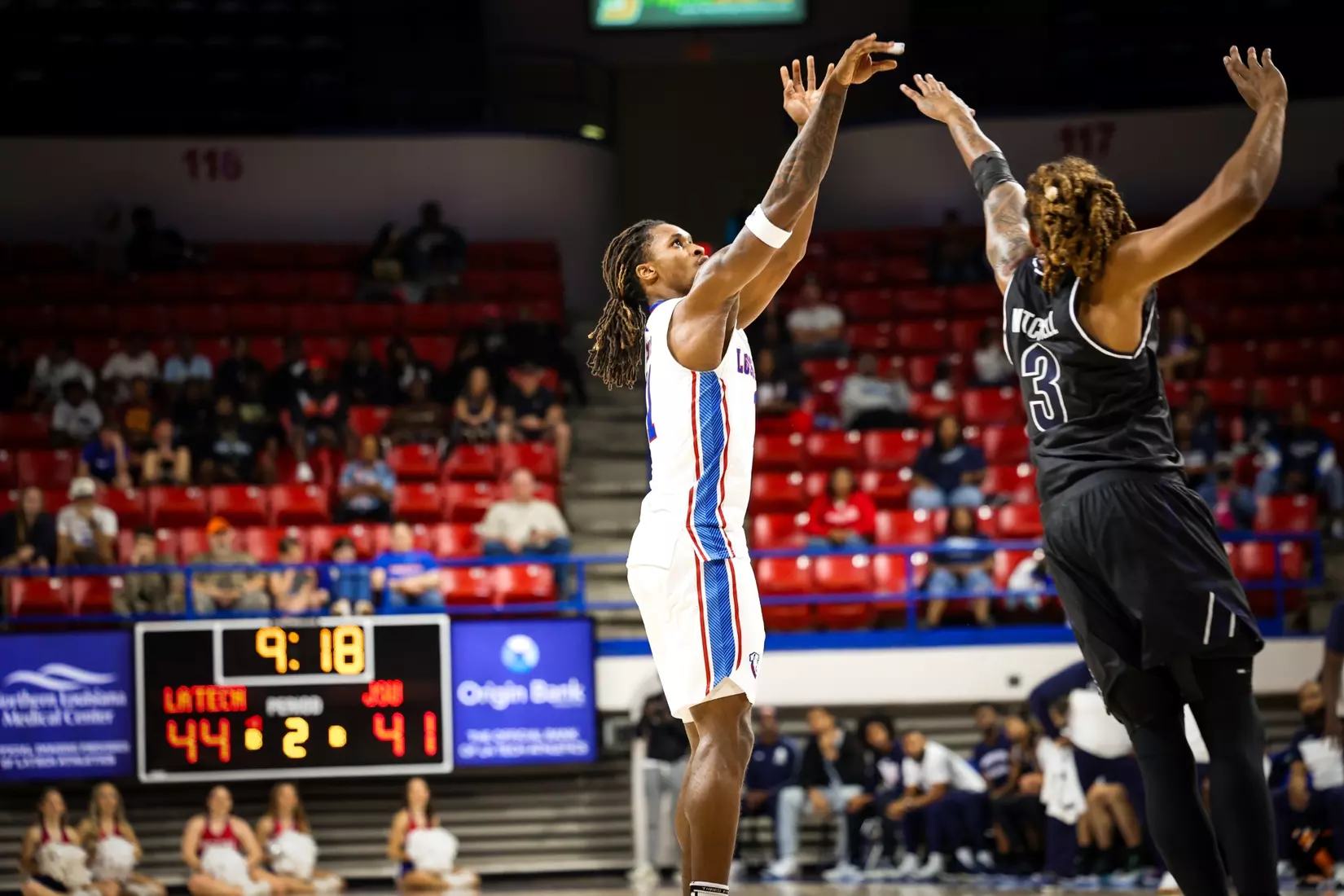 Bulldogs clamp down defensively, defeat Tigers 68-51