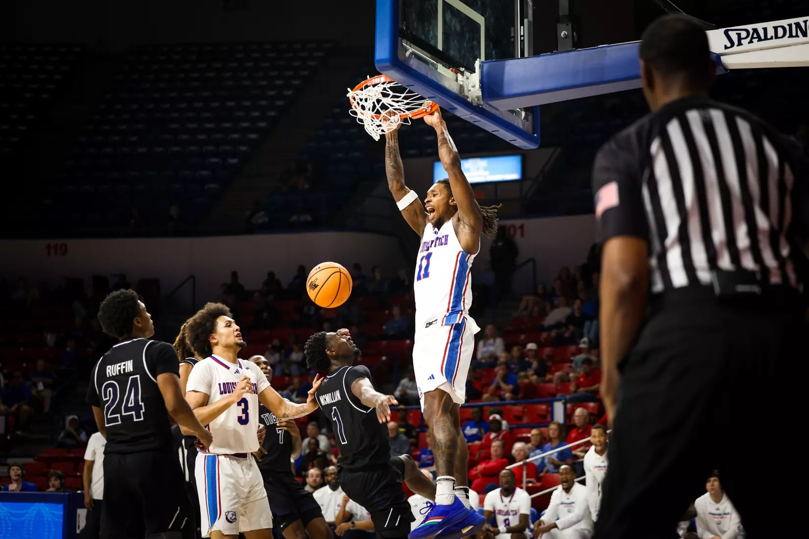Bulldogs clamp down defensively, defeat Tigers 68-51