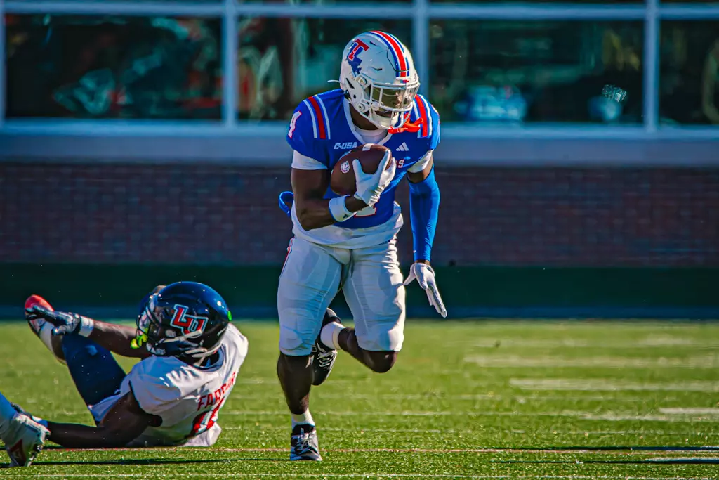 Bulldogs overcome 21-point deficit, win 34-28 in overtime versus Flames
