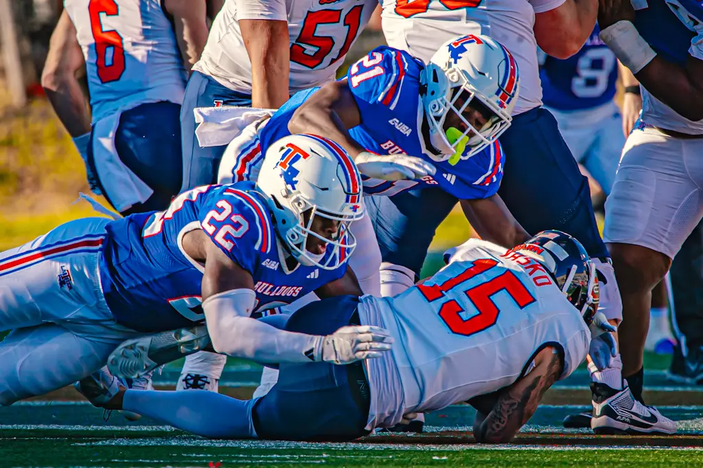 Bulldogs overcome 21-point deficit, win 34-28 in overtime versus Flames