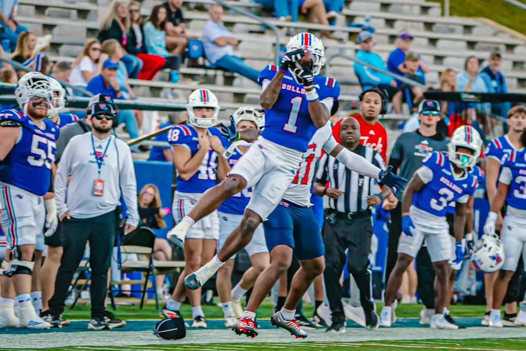 Bulldogs overcome 21-point deficit, win 34-28 in overtime versus Flames