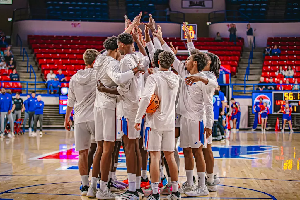 Bulldogs outlast Sycamores, 75-73, in first game of MTE