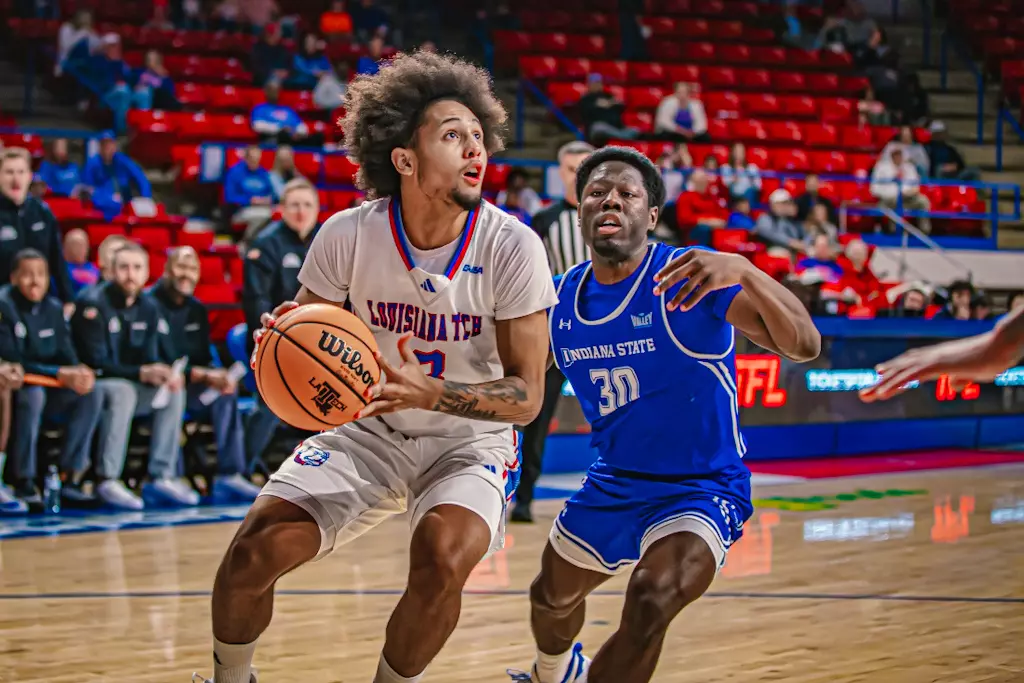 Bulldogs outlast Sycamores, 75-73, in first game of MTE