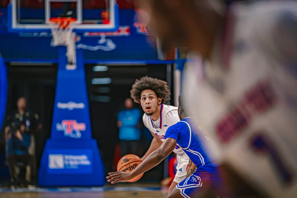 Bulldogs outlast Sycamores, 75-73, in first game of MTE