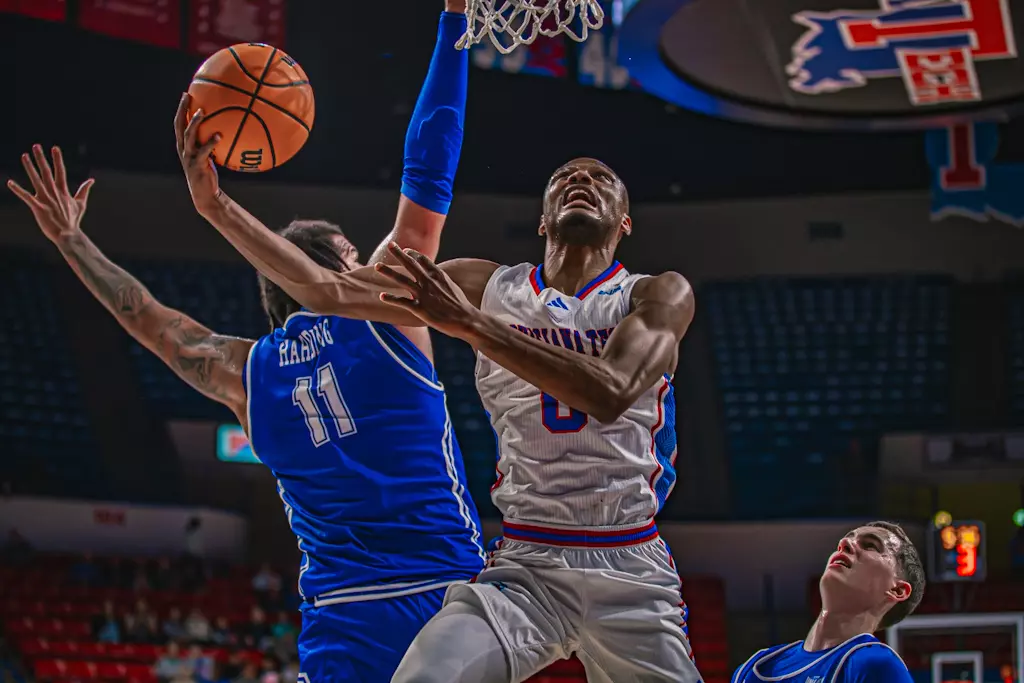Bulldogs outlast Sycamores, 75-73, in first game of MTE