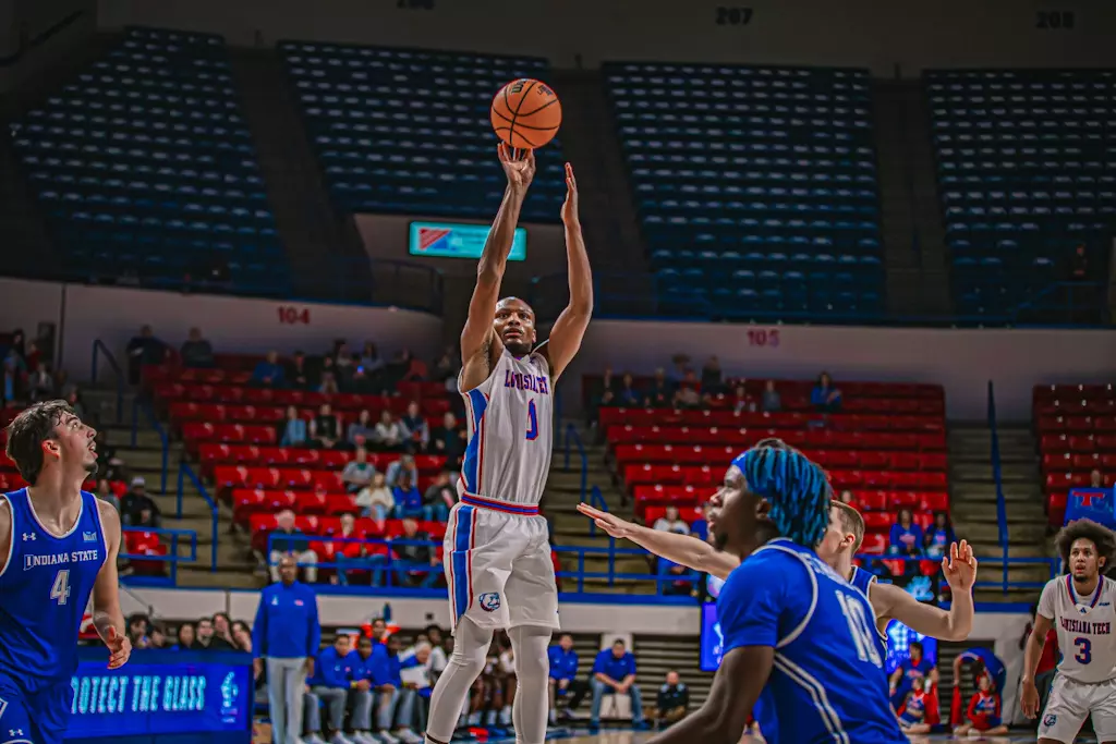 Bulldogs outlast Sycamores, 75-73, in first game of MTE