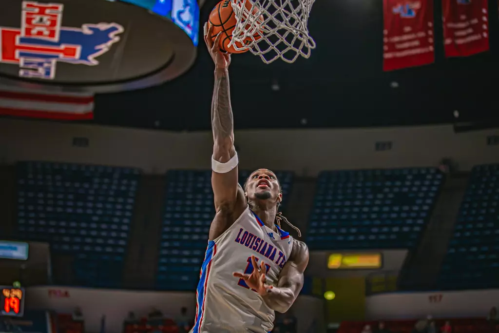 Bulldogs outlast Sycamores, 75-73, in first game of MTE