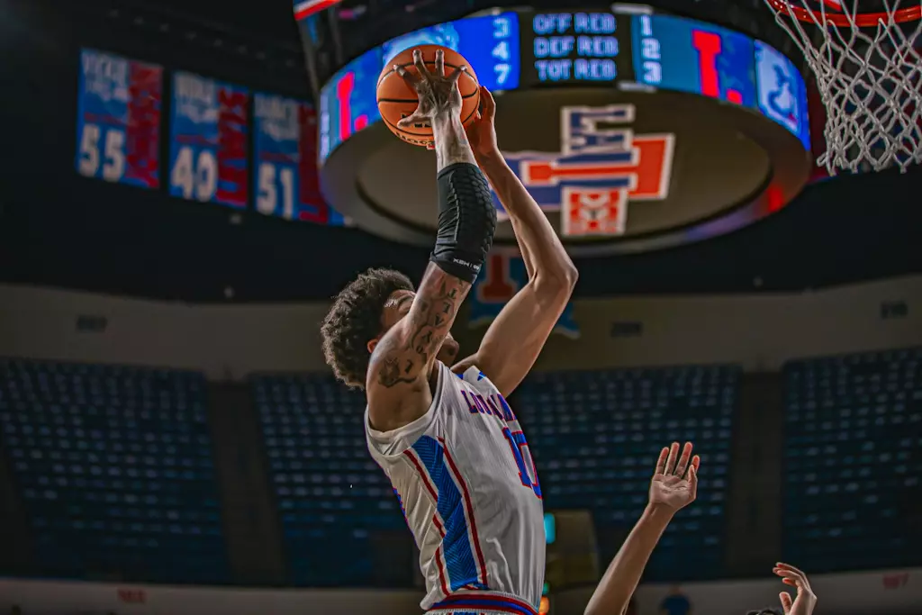 Bulldogs run away from Scots in 93-35 victory on Sunday afternoon inside the Thomas Assembly Center on Karl Malone Court