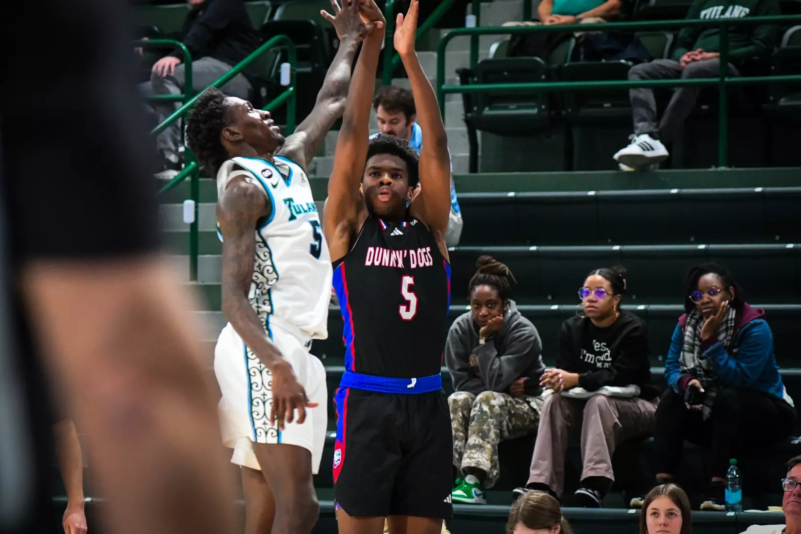 Bulldogs fall on the road to Green Wave, 61-53