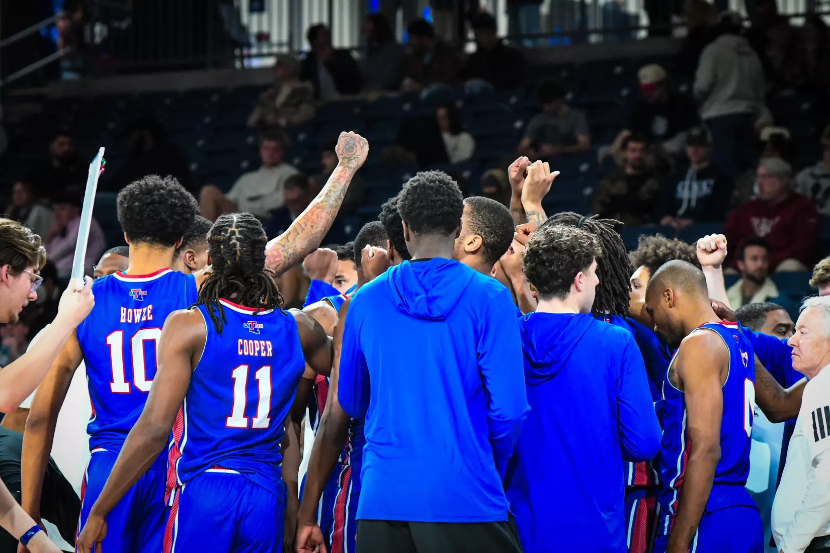 Bulldogs drop road contest to Eagles, 77-69